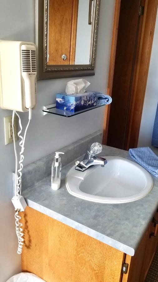 Captain'S Inn Alma Bagian luar foto
